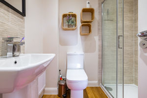 En-Suite- click for photo gallery